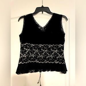 Beautiful lace top size small